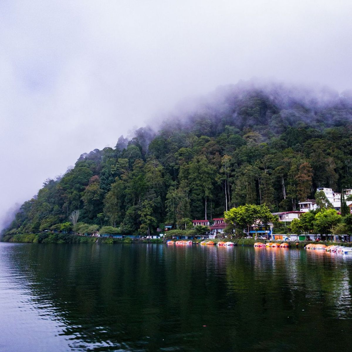 Pemandangan Telaga Sarangan